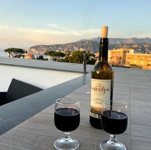 Meet your Posher, Javier